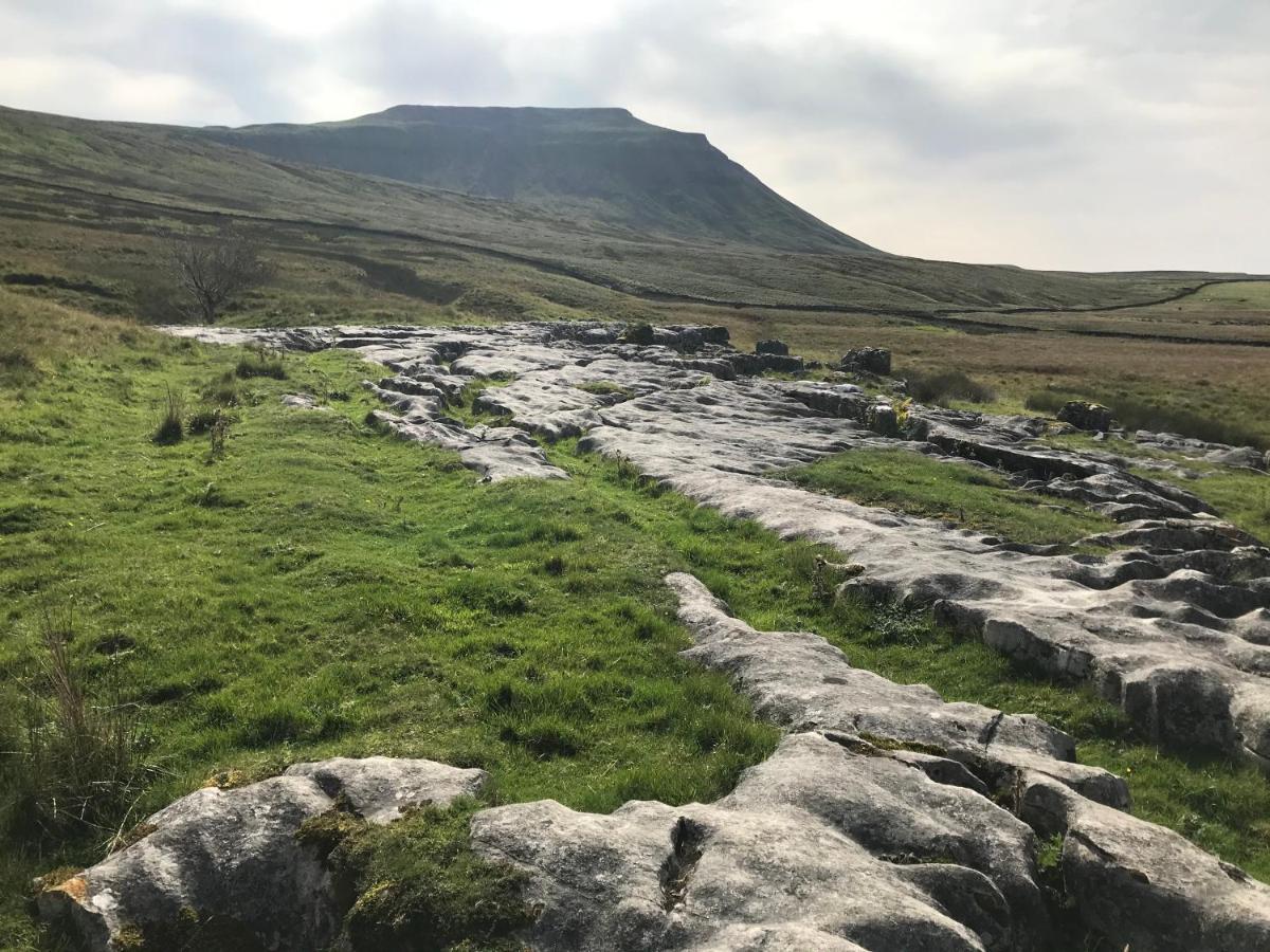 Old School House - Yorkshire Three Peaks Challenge Weathercote Exteriér fotografie